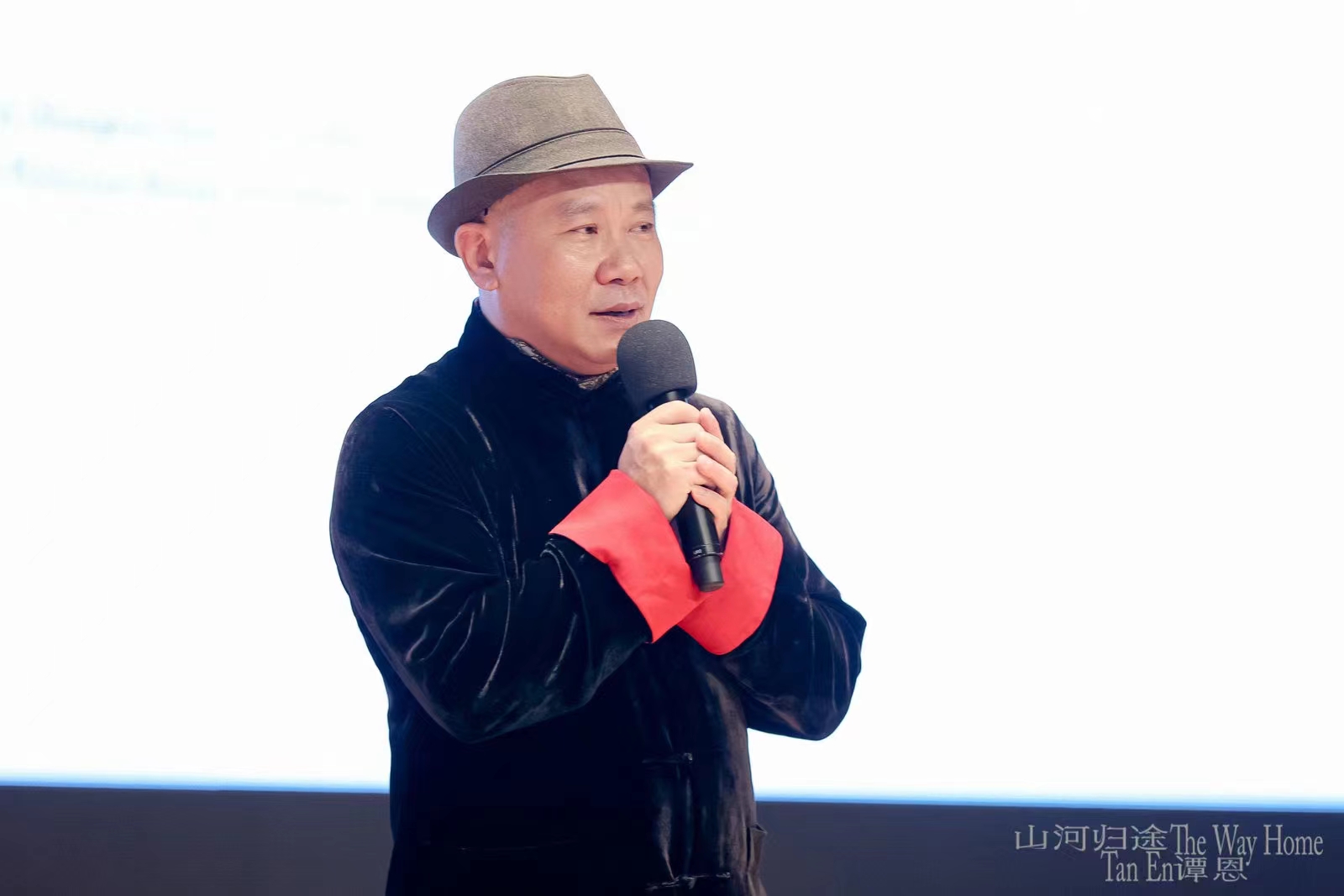 5 展览顾问傅文林发言