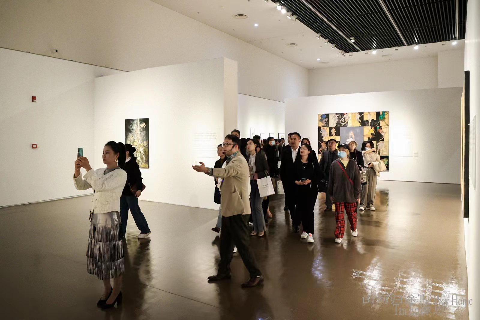 12 策展人刘晨旭导览